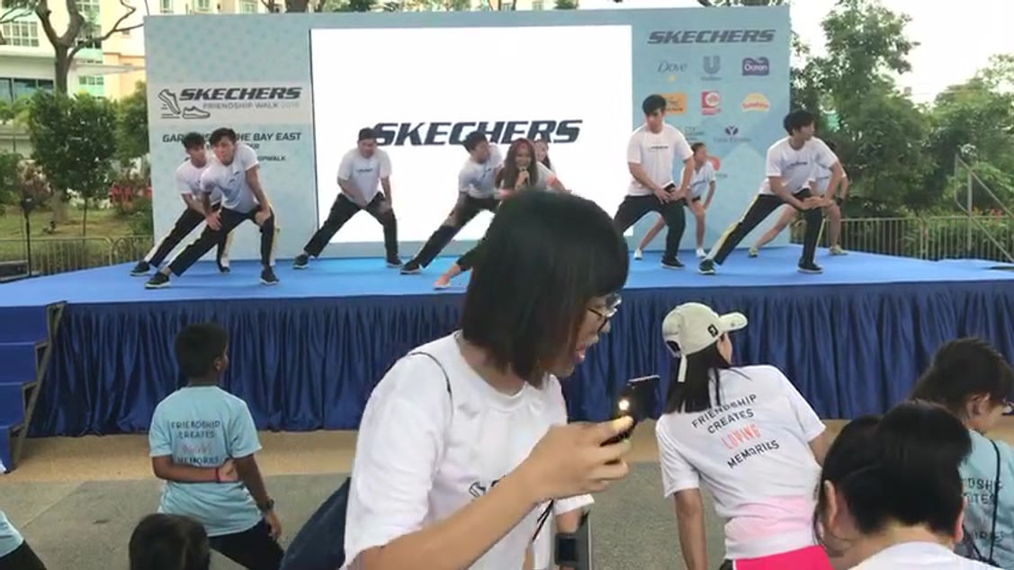 SKECHERS